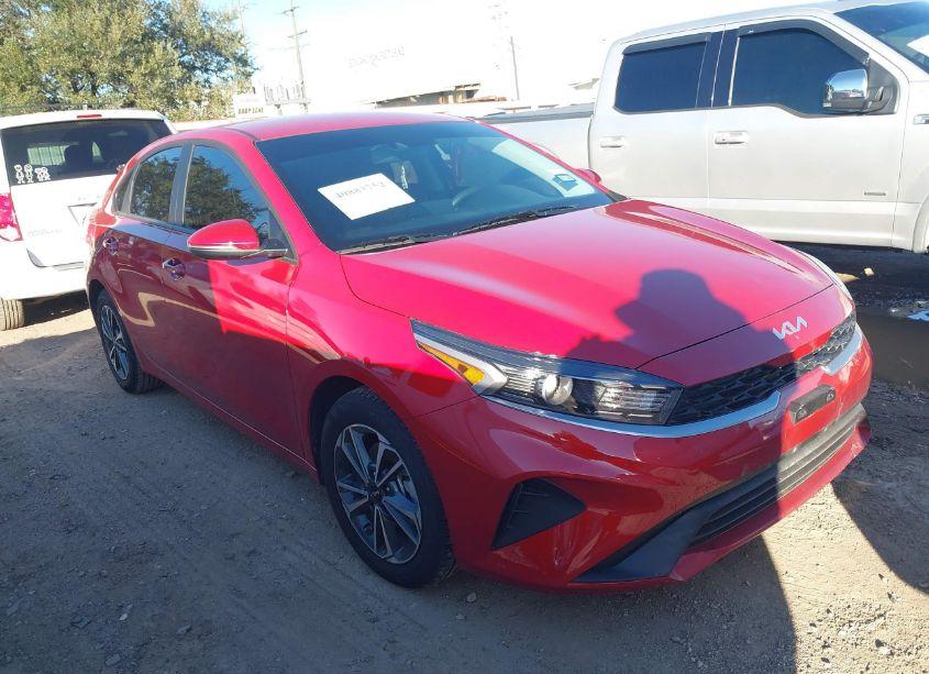 2024 Kia Forte LXS (VIN 3KPF24AD7RE800876) main photo