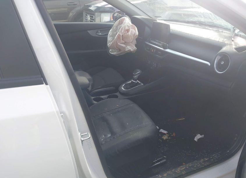 Photo 5 of 2024 Kia Forte LX (VIN 3KPF24AD7RE818326)