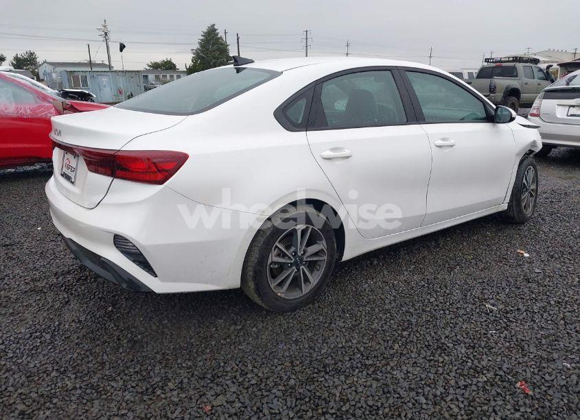Photo 4 of 2024 Kia Forte LXS (VIN 3KPF24AD7RE819086)