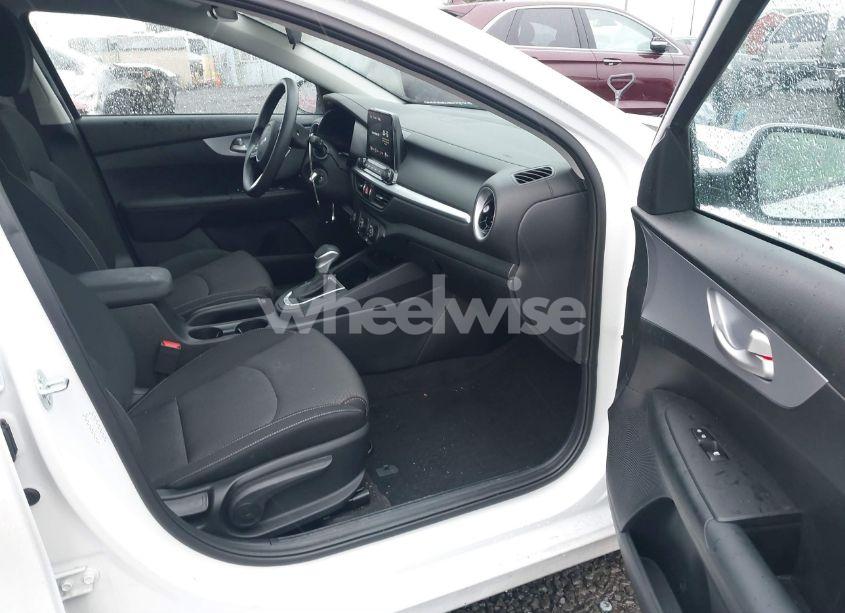 Photo 5 of 2024 Kia Forte LXS (VIN 3KPF24AD7RE819086)