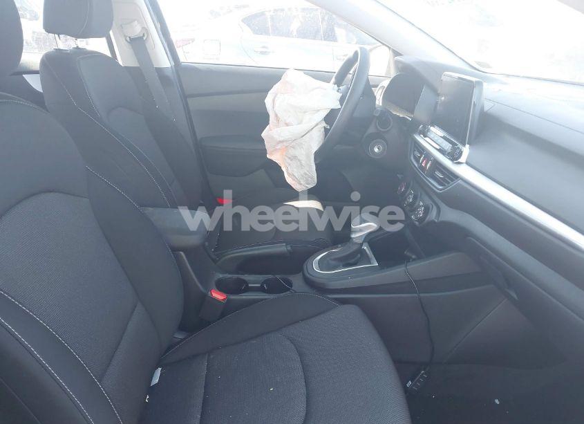 Photo 5 of 2024 Kia Forte LX (VIN 3KPF24AD7RE821906)