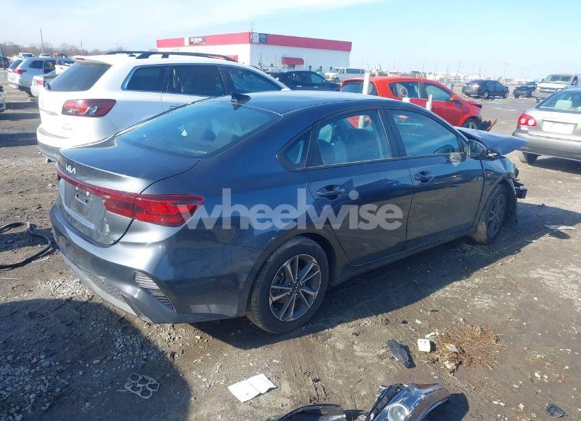 Photo 4 of 2024 Kia Forte LXS (VIN 3KPF24AD7RE829262)