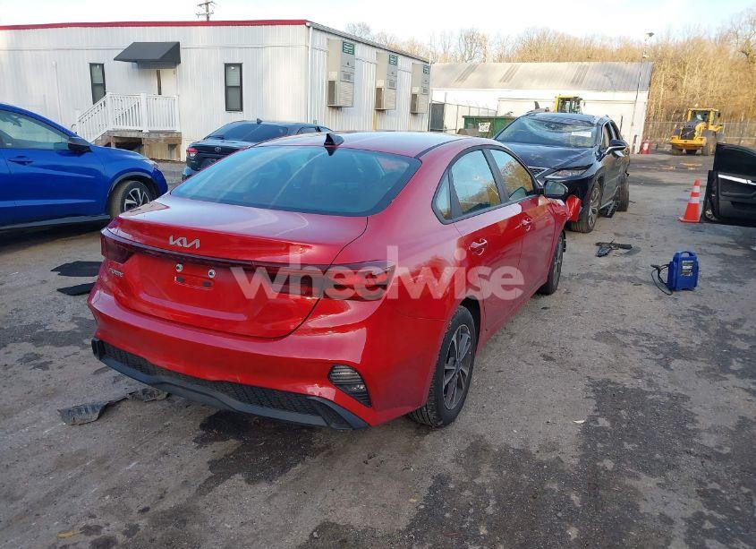 Photo 4 of 2024 Kia Forte LXS (VIN 3KPF24AD7RE834574)