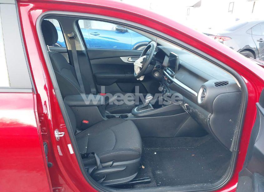 Photo 5 of 2024 Kia Forte LXS (VIN 3KPF24AD7RE834574)