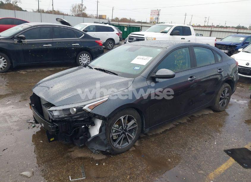 Photo 2 of 2024 Kia Forte LXS (VIN 3KPF24AD7RE836695)