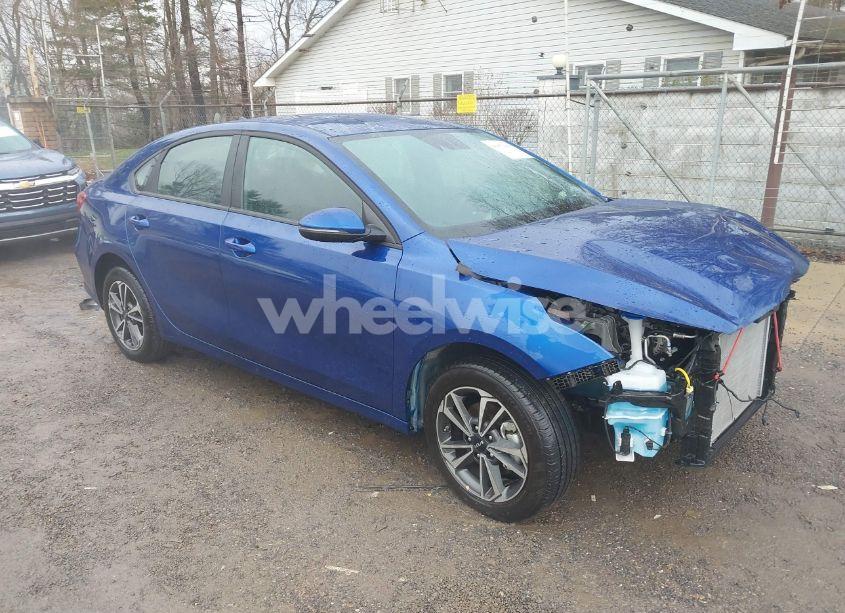 2024 Kia Forte LXS (VIN 3KPF24AD7RE839872) main photo