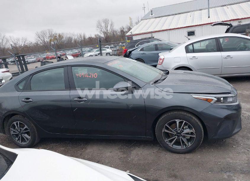 Photo 13 of 2024 Kia Forte LXS (VIN 3KPF24AD7RE840990)