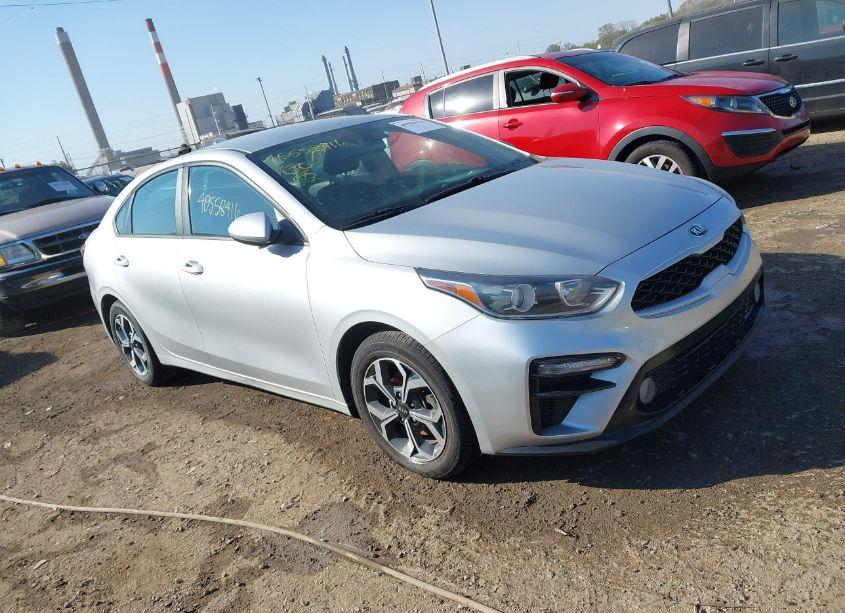 2019 Kia Forte LXS (VIN 3KPF24AD8KE008791) main photo