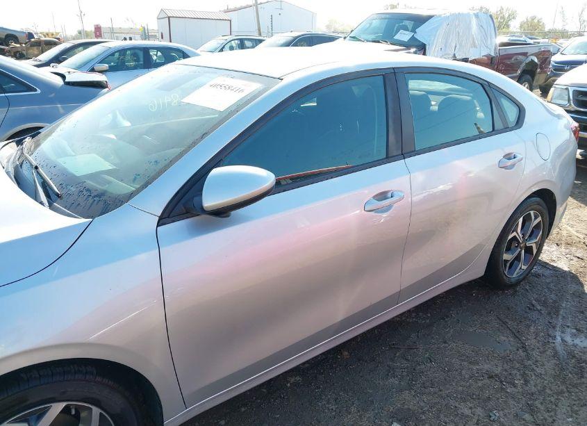 Photo 13 of 2019 Kia Forte LXS (VIN 3KPF24AD8KE008791)