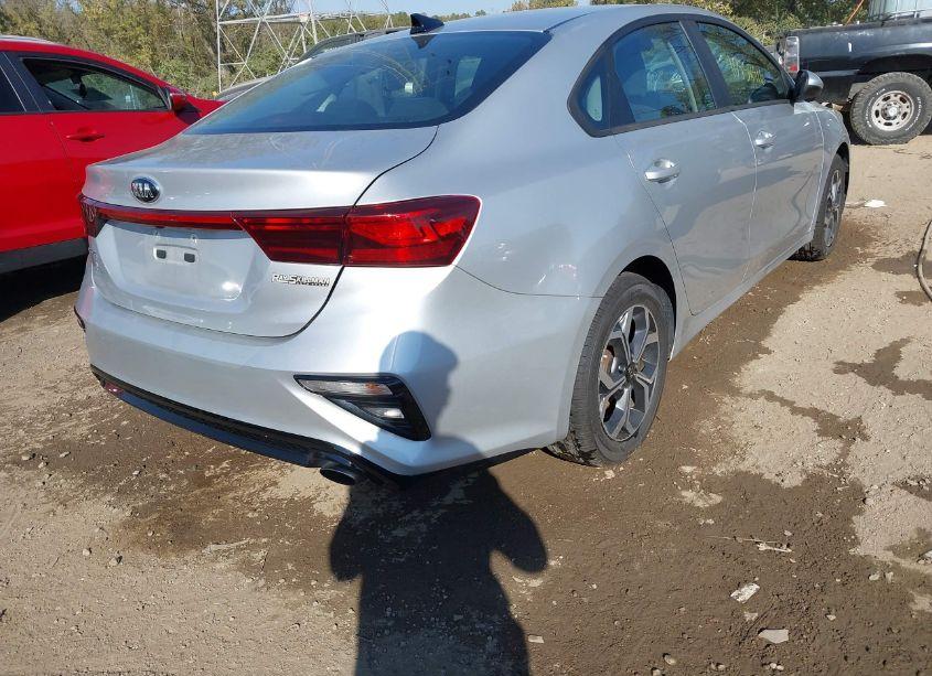 Photo 4 of 2019 Kia Forte LXS (VIN 3KPF24AD8KE008791)