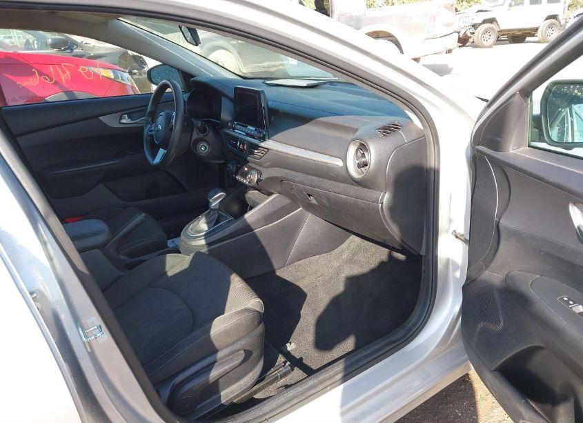 Photo 5 of 2019 Kia Forte LXS (VIN 3KPF24AD8KE008791)