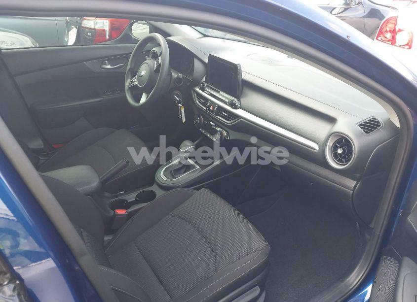 Photo 5 of 2019 Kia Forte LXS (VIN 3KPF24AD8KE016308)