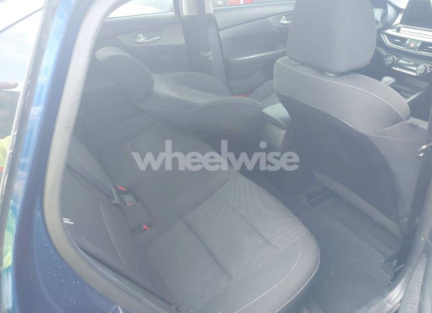 Photo 8 of 2019 Kia Forte LXS (VIN 3KPF24AD8KE016308)