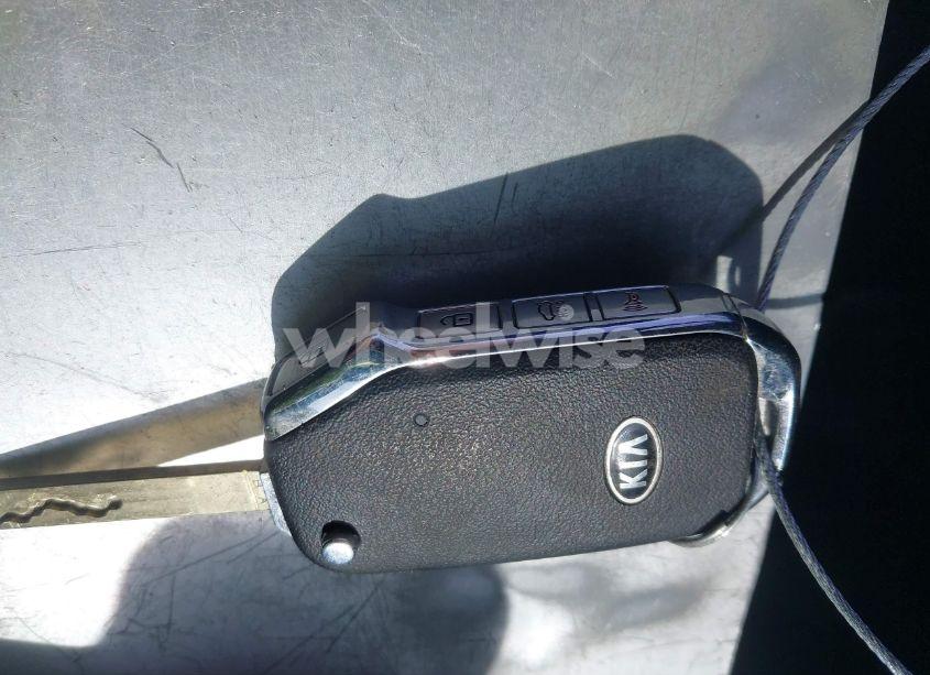 Photo 11 of 2019 Kia Forte LXS (VIN 3KPF24AD8KE019810)