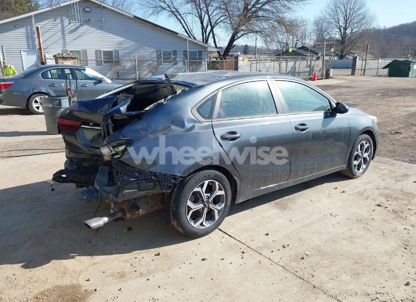 Photo 4 of 2019 Kia Forte LXS (VIN 3KPF24AD8KE019810)