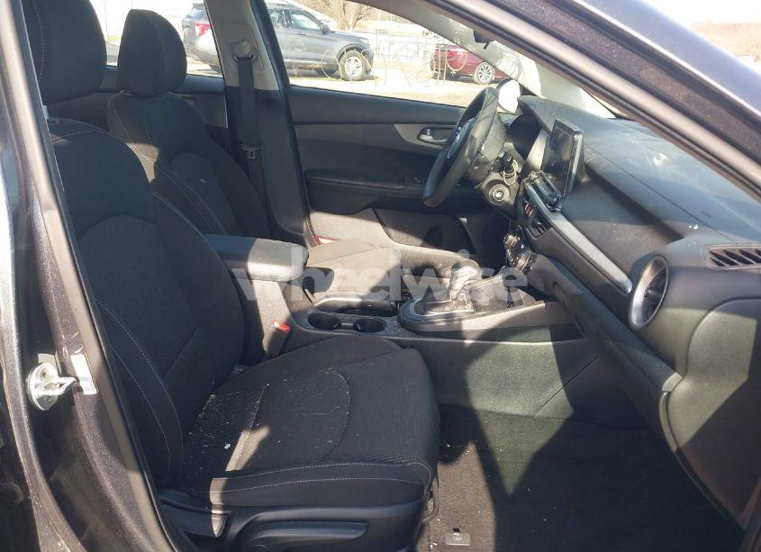 Photo 5 of 2019 Kia Forte LXS (VIN 3KPF24AD8KE019810)