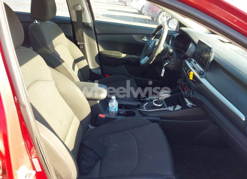 Photo 5 of 2019 Kia Forte LXS (VIN 3KPF24AD8KE022075)