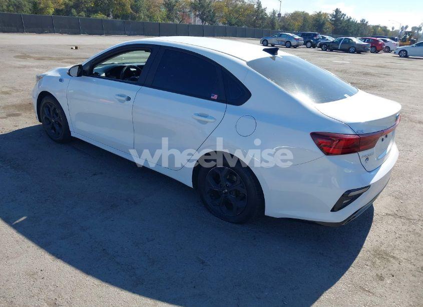 Photo 3 of 2019 Kia Forte LXS (VIN 3KPF24AD8KE038955)