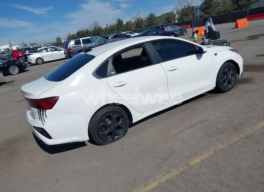 Photo 4 of 2019 Kia Forte LXS (VIN 3KPF24AD8KE038955)