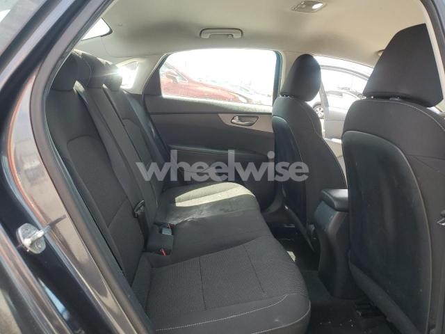 Photo 8 of 2019 KIA FORTE FE (VIN 3KPF24AD8KE075830)