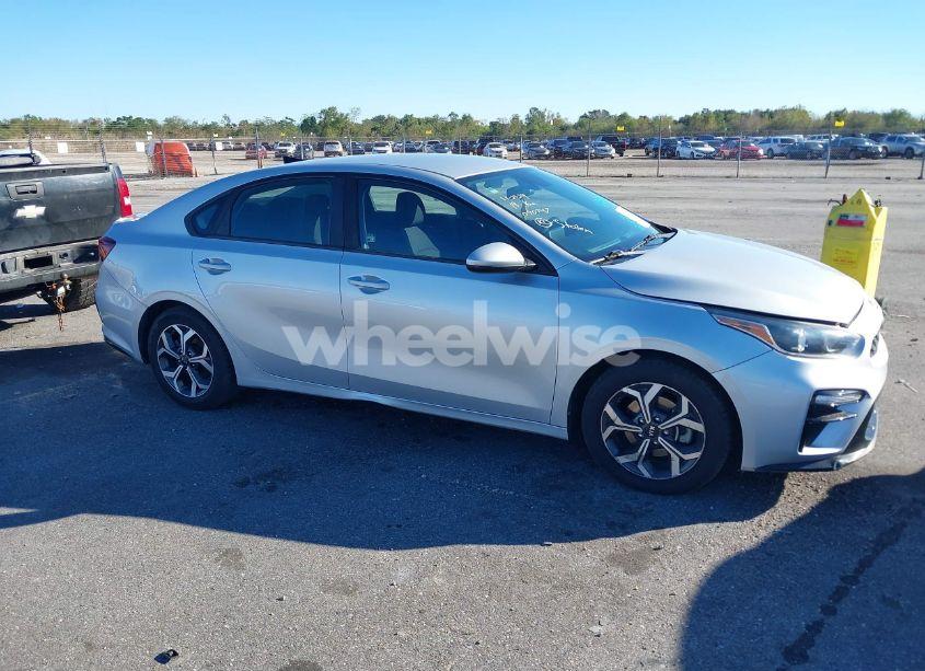 Photo 13 of 2019 Kia Forte LXS (VIN 3KPF24AD8KE090747)