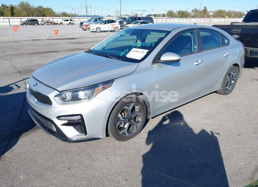 Photo 2 of 2019 Kia Forte LXS (VIN 3KPF24AD8KE090747)