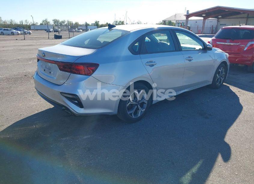 Photo 4 of 2019 Kia Forte LXS (VIN 3KPF24AD8KE090747)