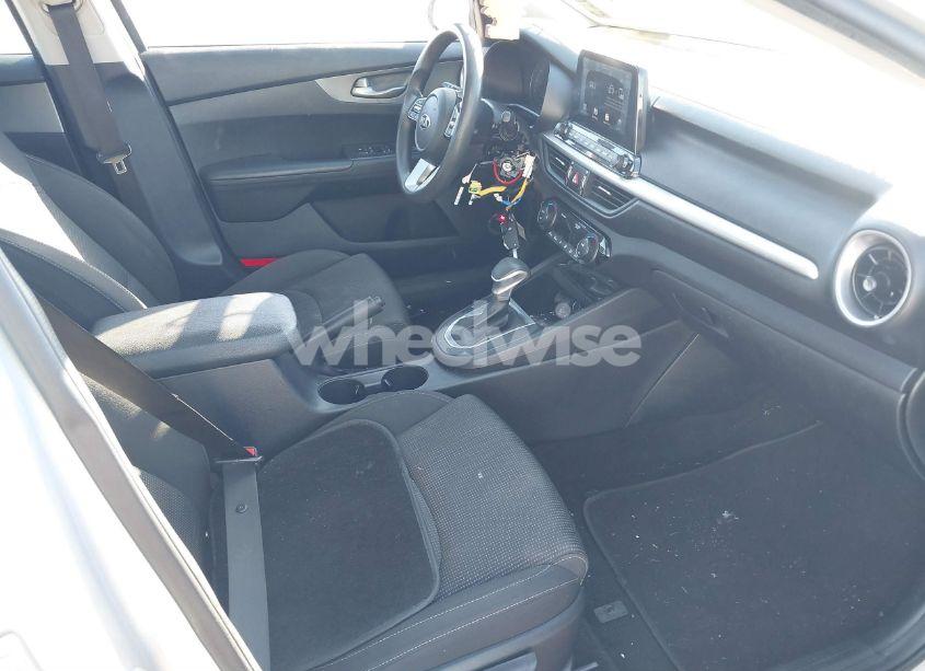 Photo 5 of 2019 Kia Forte LXS (VIN 3KPF24AD8KE090747)