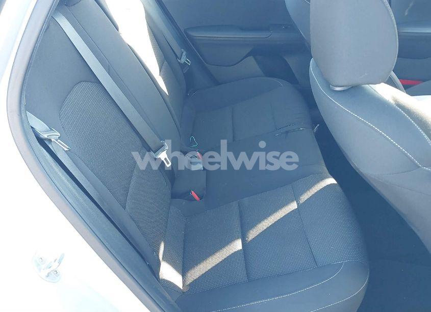 Photo 8 of 2019 Kia Forte LXS (VIN 3KPF24AD8KE090747)