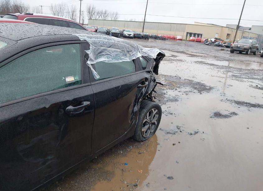 Photo 18 of 2019 Kia Forte LXS (VIN 3KPF24AD8KE099108)