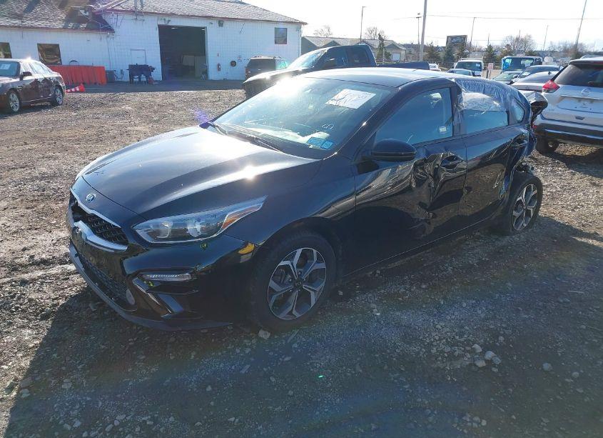 Photo 2 of 2019 Kia Forte LXS (VIN 3KPF24AD8KE099108)