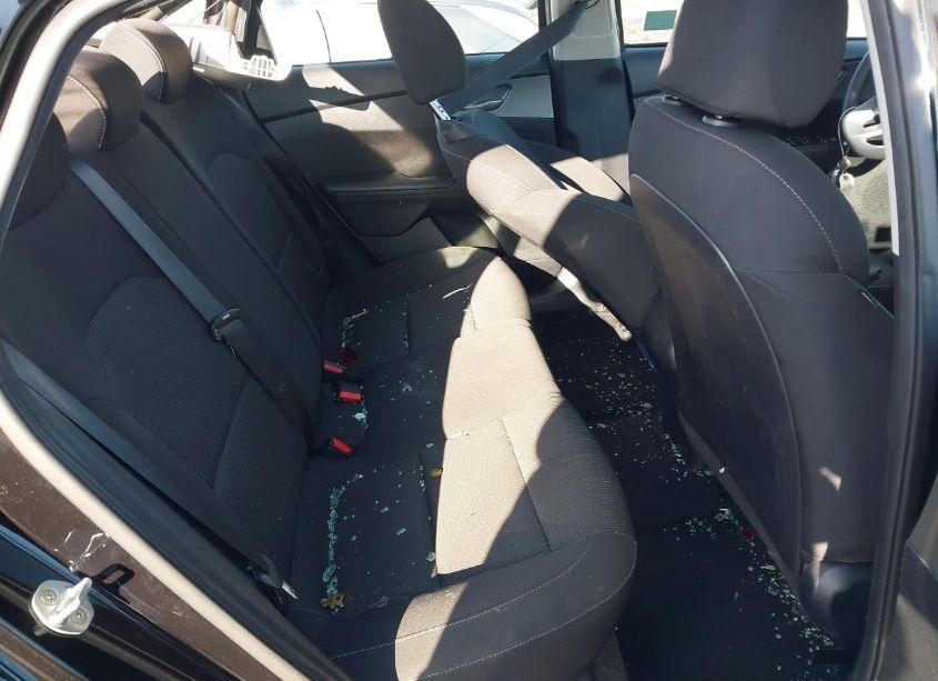 Photo 8 of 2019 Kia Forte LXS (VIN 3KPF24AD8KE099108)