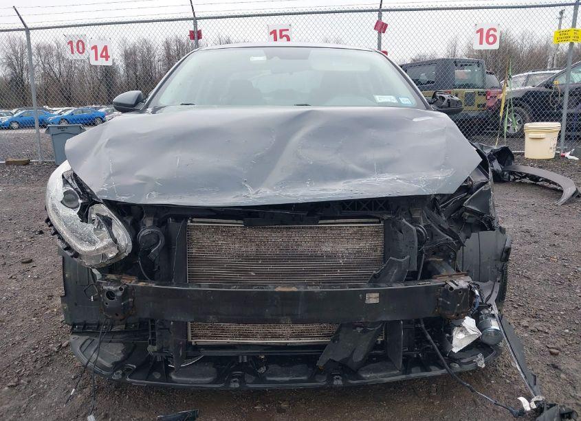 Photo 13 of 2019 Kia Forte LXS (VIN 3KPF24AD8KE103867)