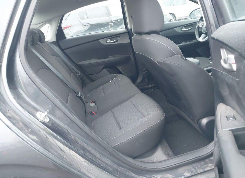 Photo 8 of 2019 Kia Forte LXS (VIN 3KPF24AD8KE103867)