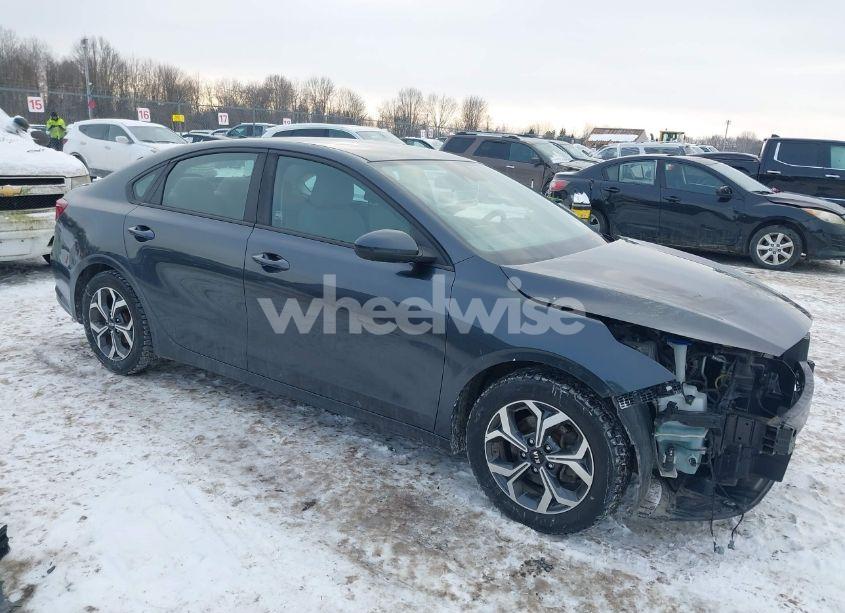 2019 Kia Forte LXS (VIN 3KPF24AD8KE105599) main photo