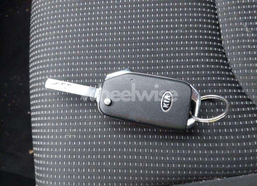 Photo 11 of 2019 Kia Forte LXS (VIN 3KPF24AD8KE105862)