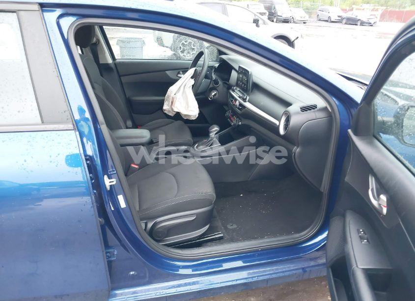 Photo 5 of 2019 Kia Forte LXS (VIN 3KPF24AD8KE105862)