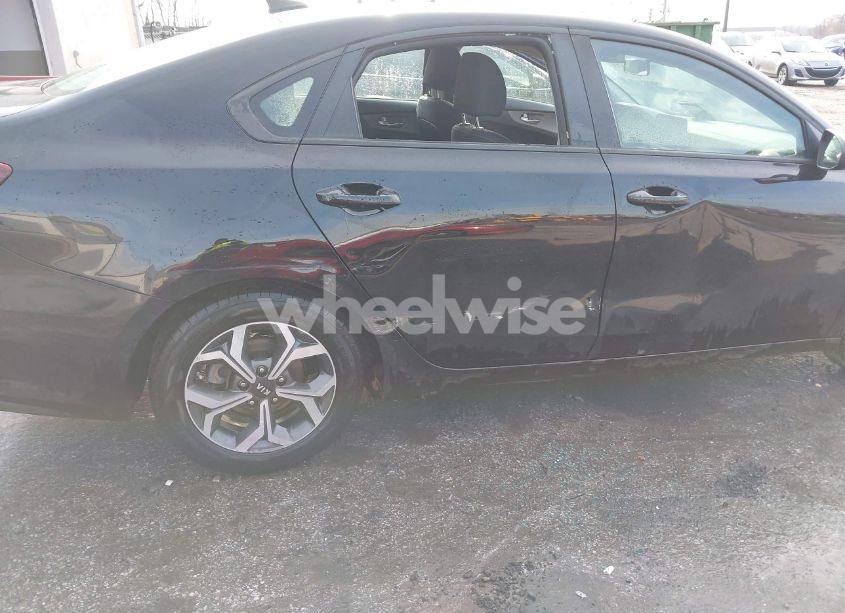 Photo 6 of 2019 Kia Forte LXS (VIN 3KPF24AD8KE123634)