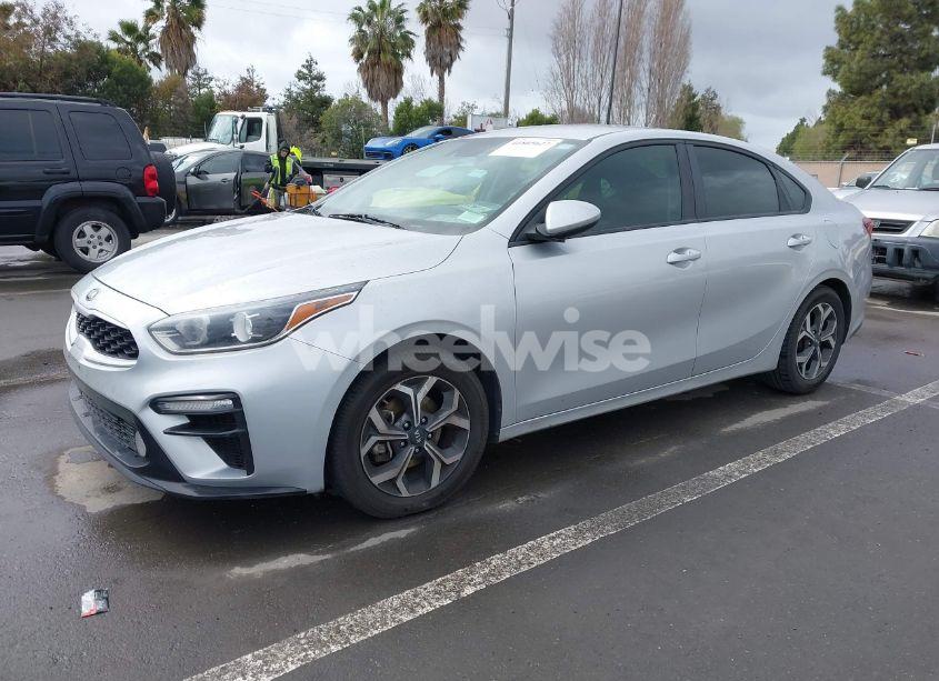 Photo 2 of 2019 Kia Forte LXS (VIN 3KPF24AD8KE126467)