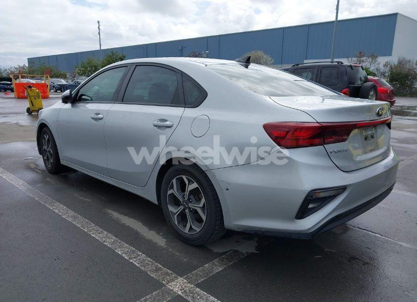 Photo 3 of 2019 Kia Forte LXS (VIN 3KPF24AD8KE126467)