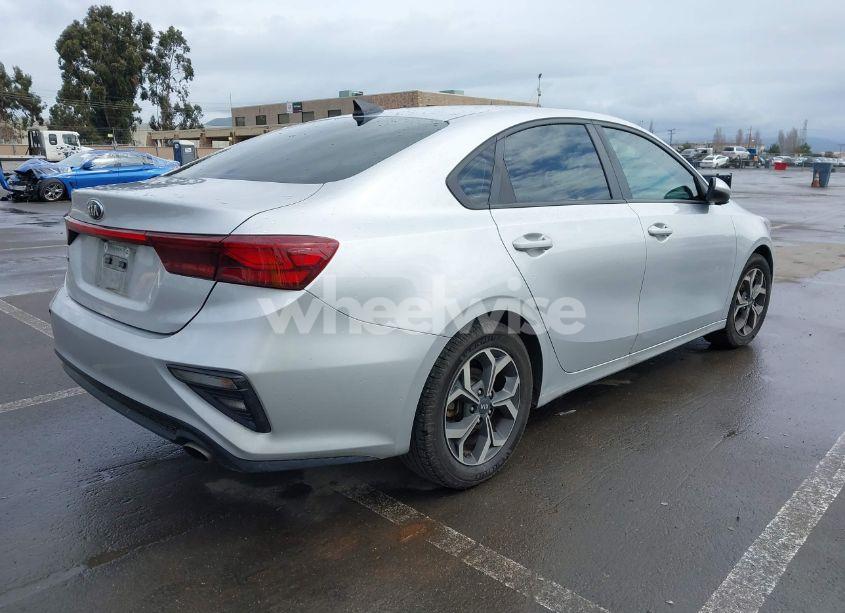 Photo 4 of 2019 Kia Forte LXS (VIN 3KPF24AD8KE126467)