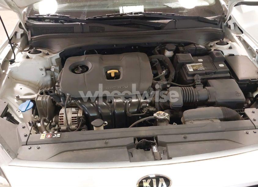 Photo 10 of 2019 Kia Forte LXS (VIN 3KPF24AD8KE136495)