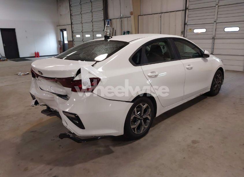 Photo 4 of 2019 Kia Forte LXS (VIN 3KPF24AD8KE136495)