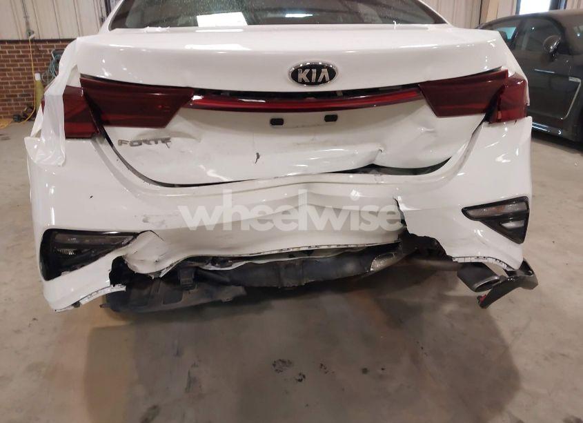 Photo 6 of 2019 Kia Forte LXS (VIN 3KPF24AD8KE136495)