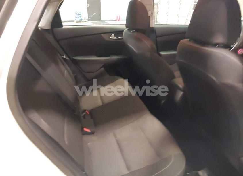 Photo 8 of 2019 Kia Forte LXS (VIN 3KPF24AD8KE136495)