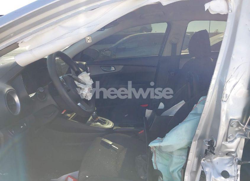 Photo 5 of 2019 Kia Forte LXS (VIN 3KPF24AD8KE137209)