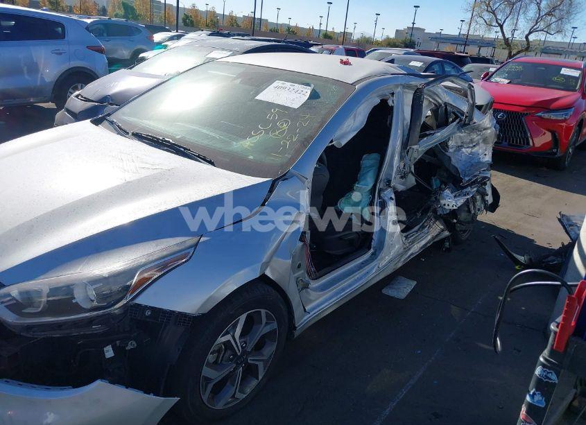 Photo 6 of 2019 Kia Forte LXS (VIN 3KPF24AD8KE137209)