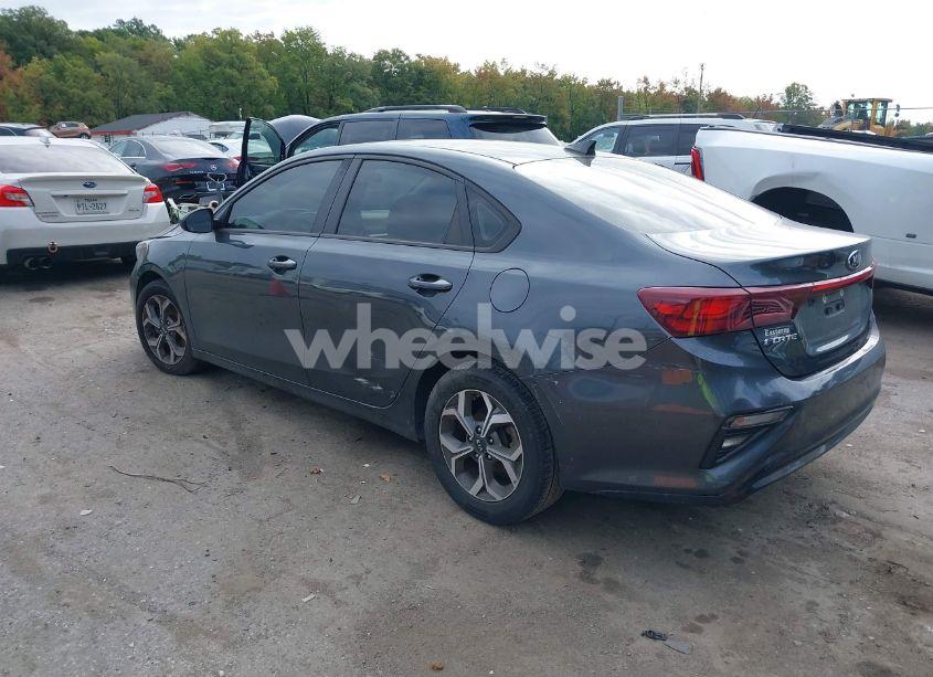 Photo 3 of 2020 Kia Forte LXS (VIN 3KPF24AD8LE143383)
