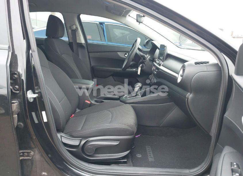 Photo 5 of 2020 Kia Forte LXS (VIN 3KPF24AD8LE155534)