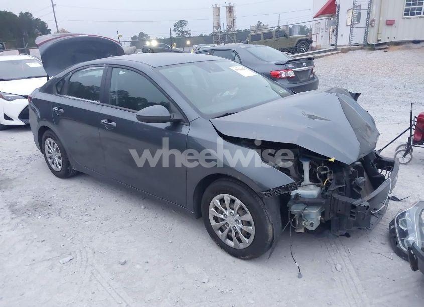 2020 Kia Forte FE (VIN 3KPF24AD8LE173807) main photo